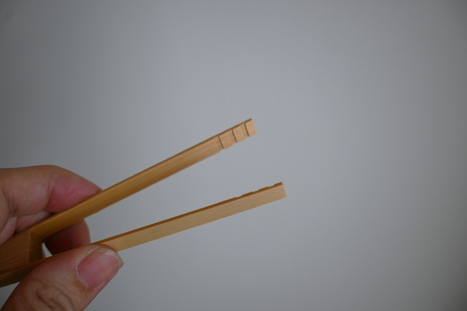 竹のトング