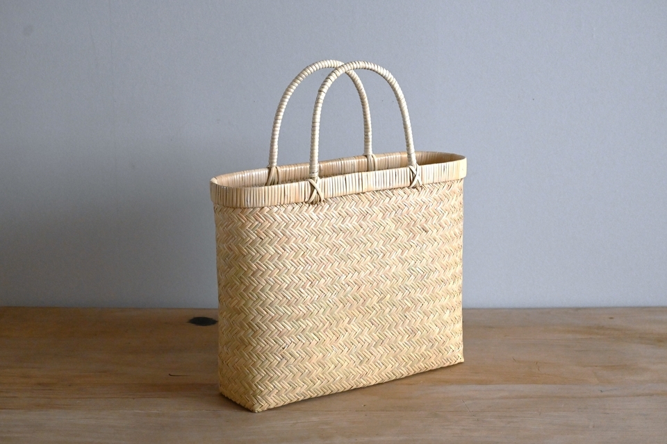 篠竹のスリムな手提げかご