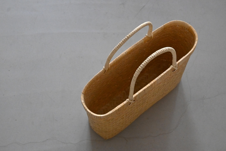 篠竹のスリムな手提げかご
