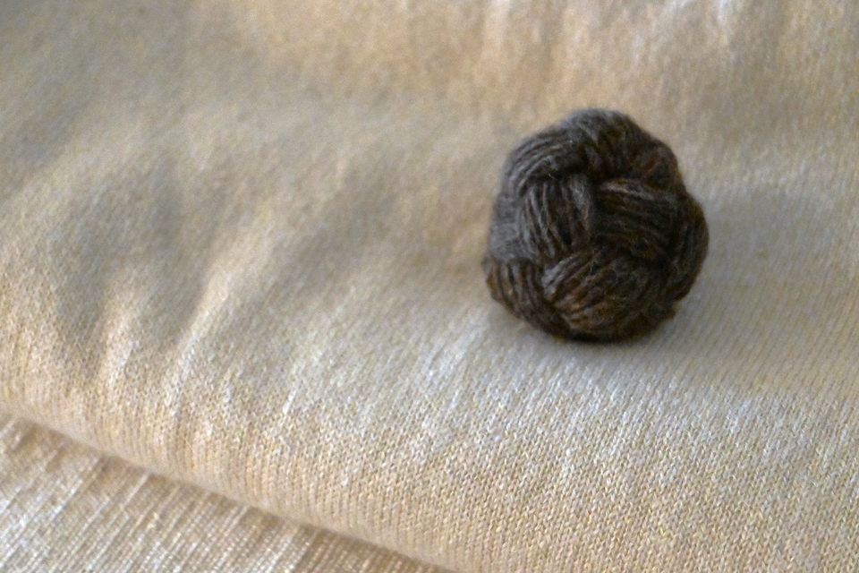 羊毛のブローチ