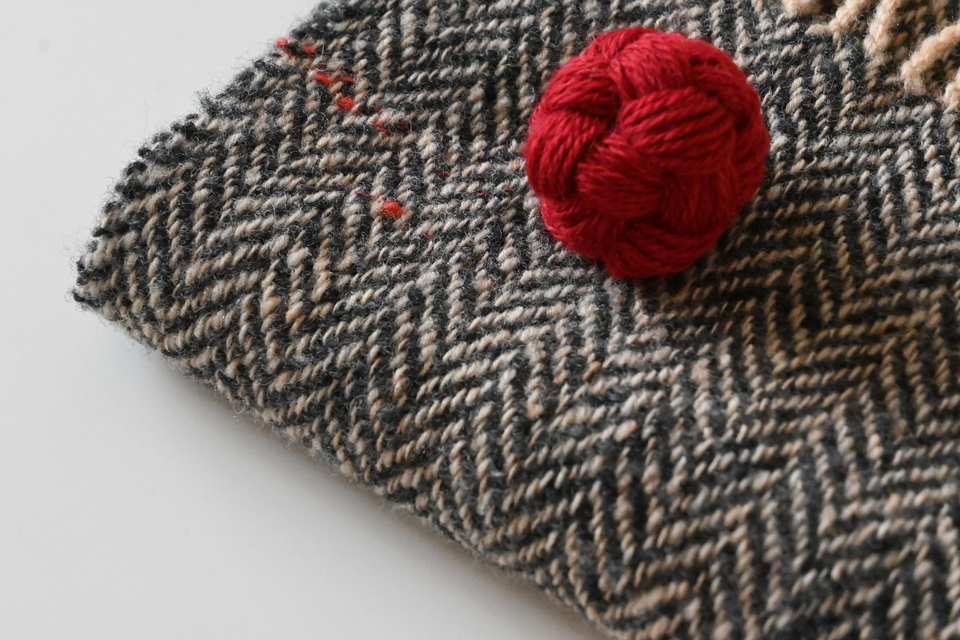 羊毛のブローチ