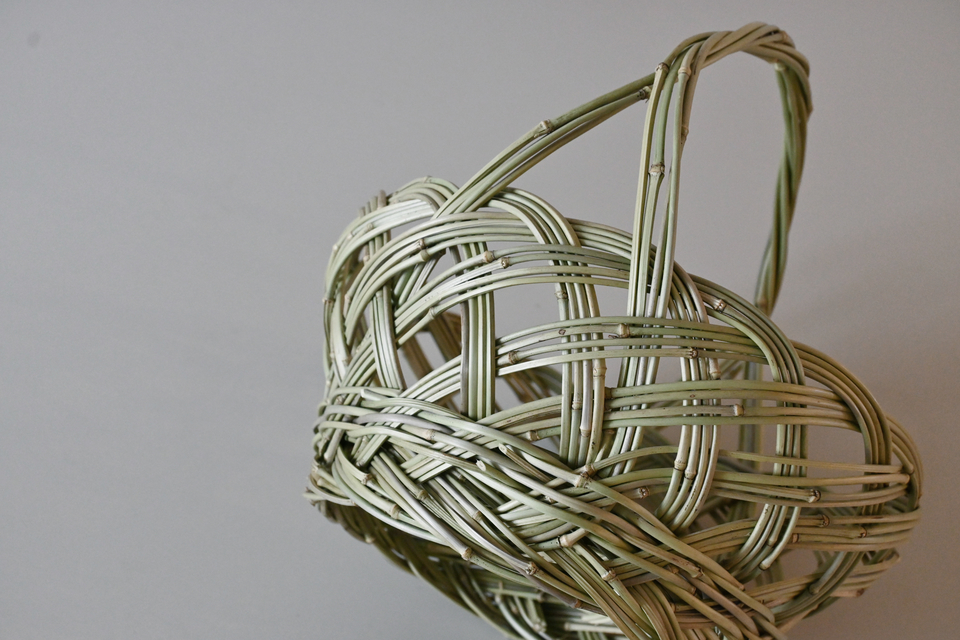 寒竹の手付きカゴ