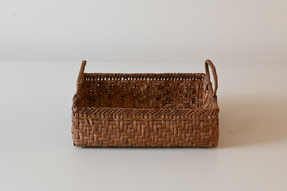 山葡萄の持ち手付き角バスケット