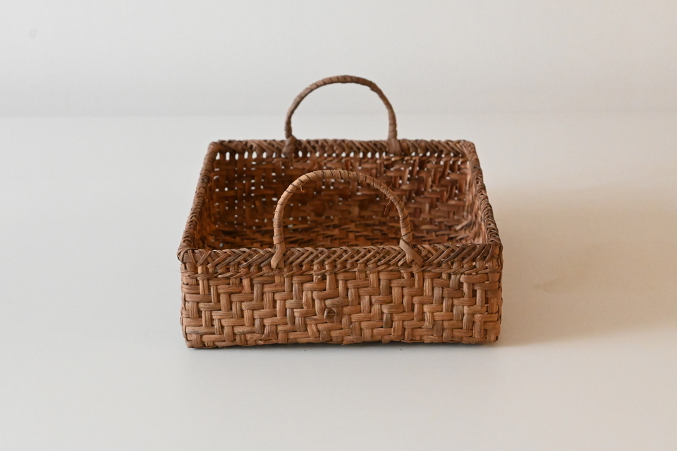 山葡萄の持ち手付き角バスケット