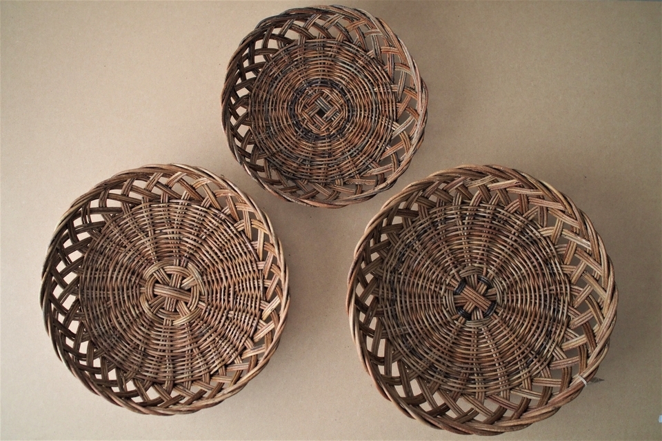 あけびの波編み盛りかご　