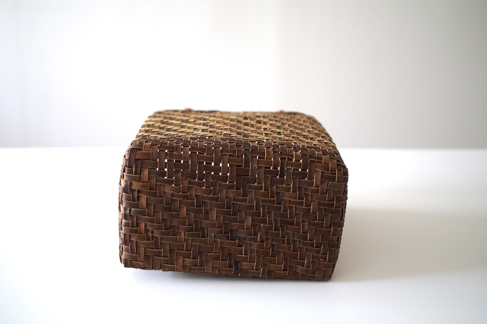 胡桃の縦長バッグ