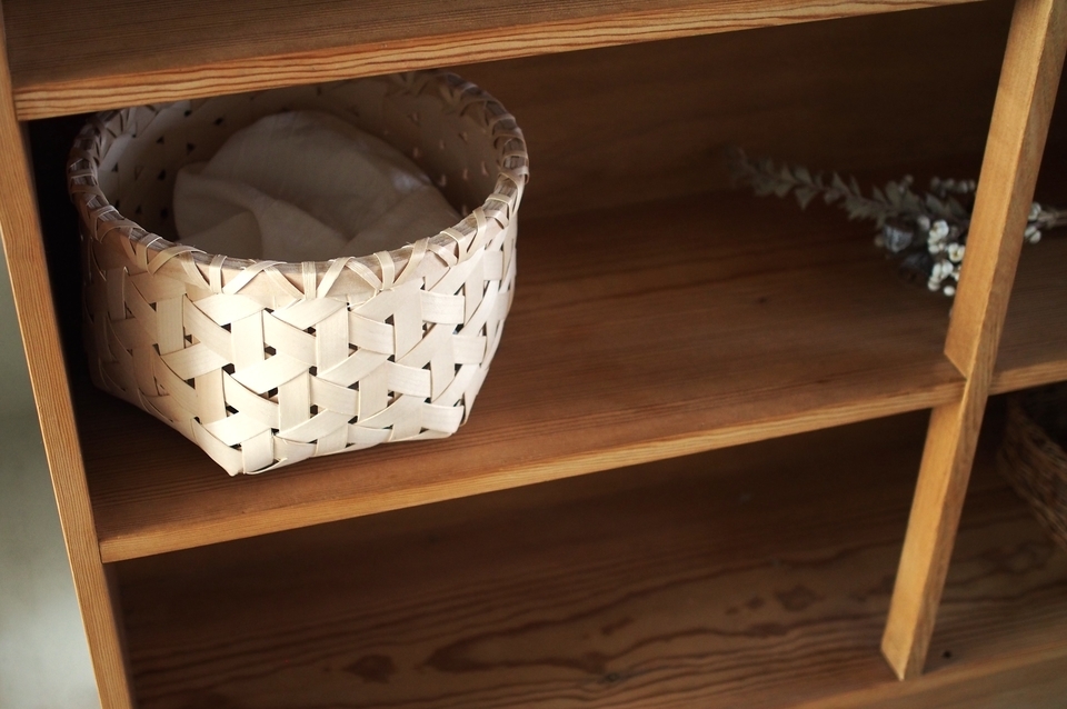 イタヤの鉄線編み丸かご