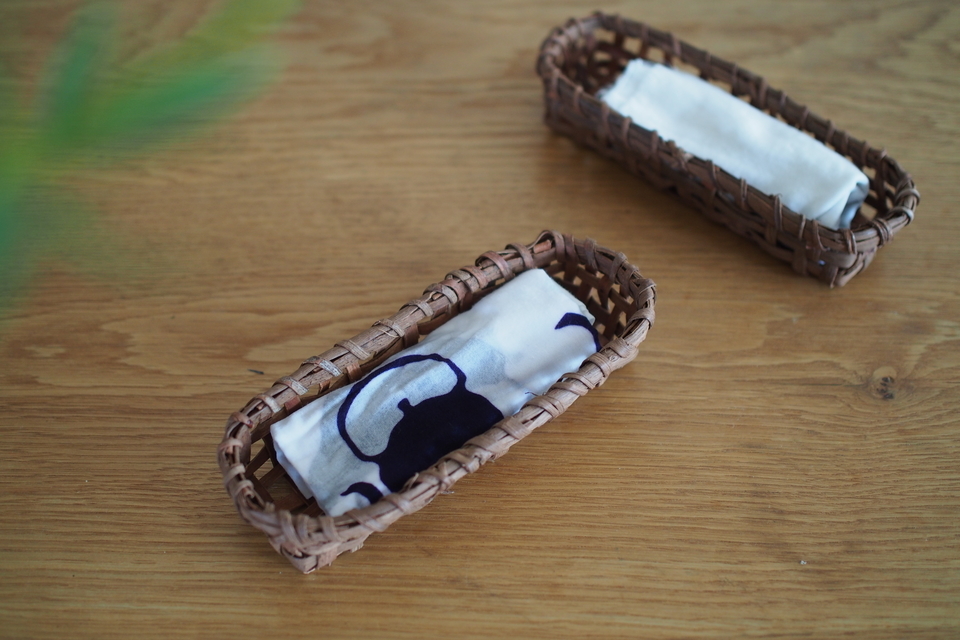 山葡萄のおしぼり入れ