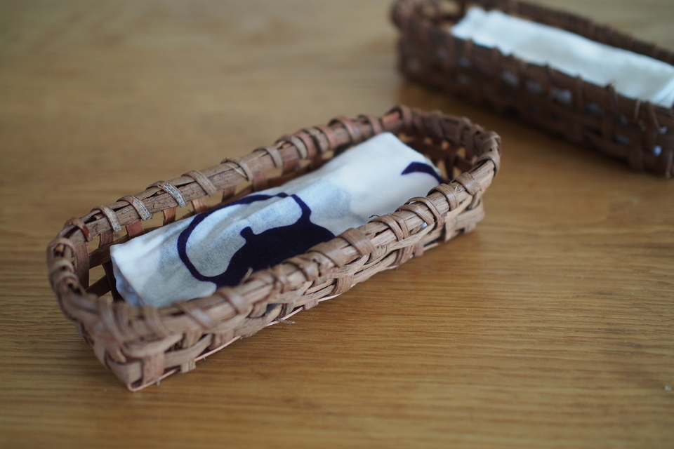 山葡萄のおしぼり入れ