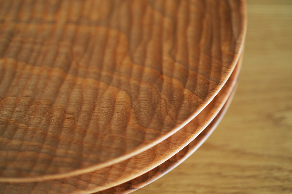 そだてる胡桃の木皿 