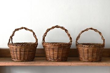 あけびのたまご入れ