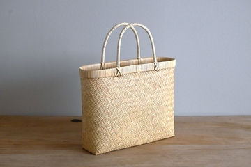 篠竹のスリムな手提げかご